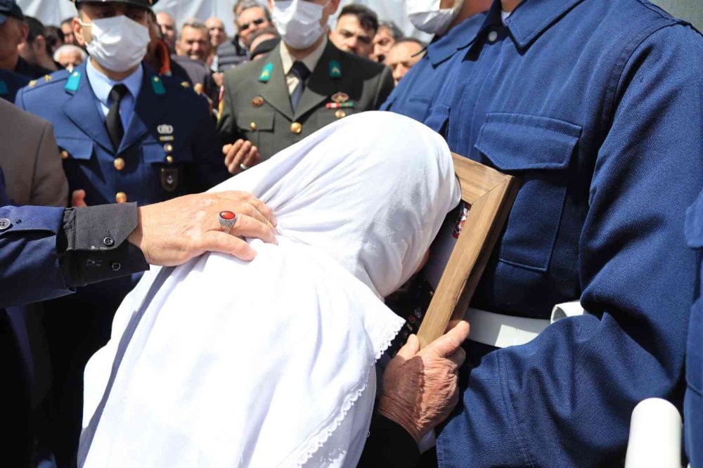 Şehidin Naaşı Son Kez Babaevinde