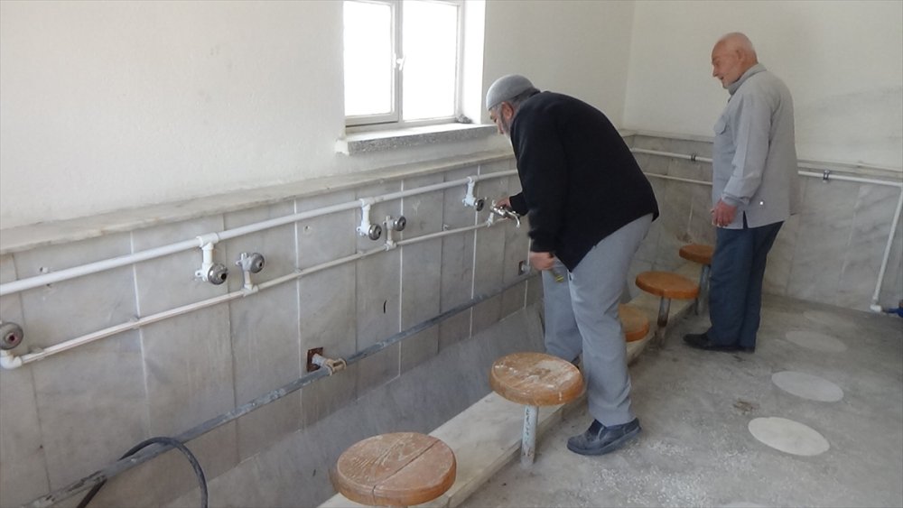 Ramazan Ayında Cami Musluklarını Çaldılar