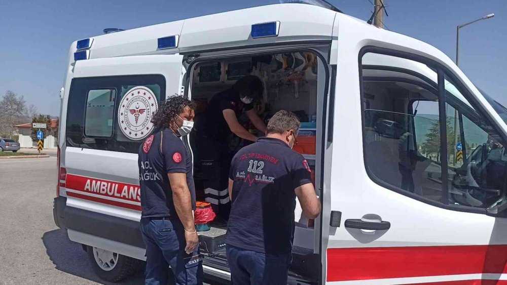 Konya’da Hafif Ticari Araç İle Otomobil Çarpıştı: 1 Yaralı
