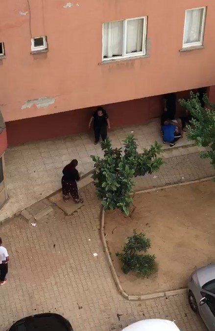 Apartmanın 4. Katından Pompalı Tüfekle Dehşet Saçtı: 1 Yaralı