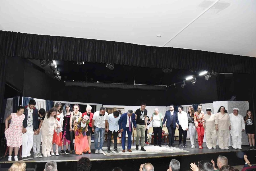 Başkan Topaloğlu:"sanata Desteğimiz Devam Edecek"