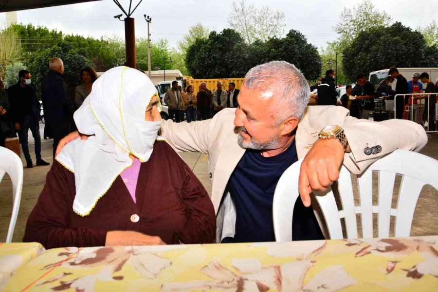 Manavgat’ta Ramazan Boyunca 200 Bin Kişiye İftar Verildi