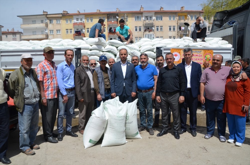 Niğde'de Arıcılara 108 Ton Toz Şeker Dağıtıldı