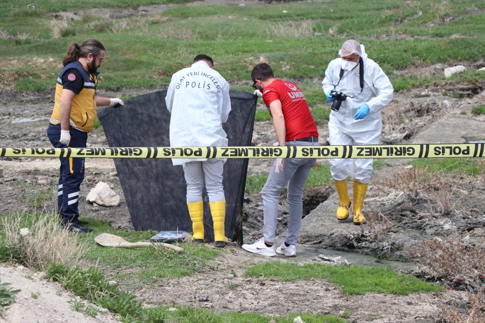 Niğde'de Baraj Gölü Yakınında Erkek Cesedi Bulundu