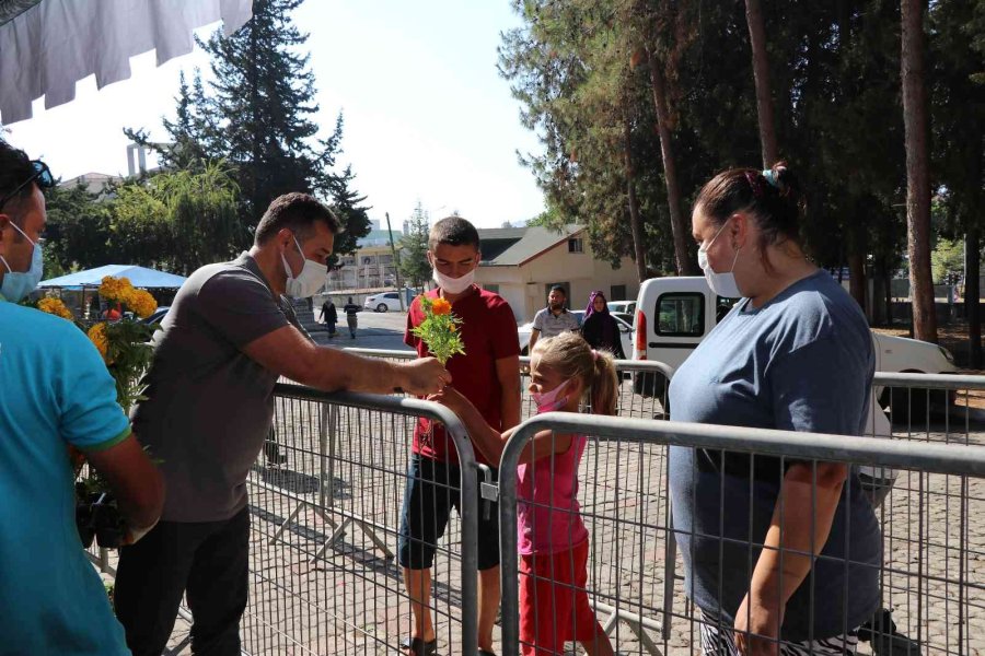 Alanya Belediyesi 29 Mezarlıkta 62 Bin Çiçek Dağıtacak
