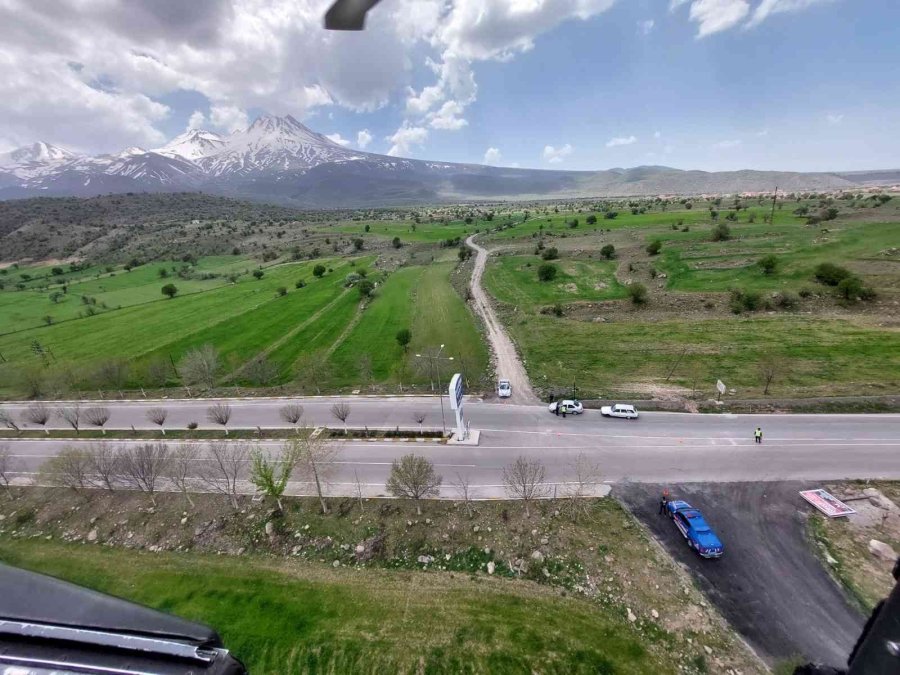 Aksaray’da Jandarma Bayram Öncesi Trafiği Hem Havadan Hem De Karadan Denetliyor