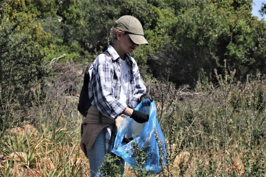 Antalya’nın Ormanlarına Rus Ve Ukraynalı Kadınların Eli Değdi
