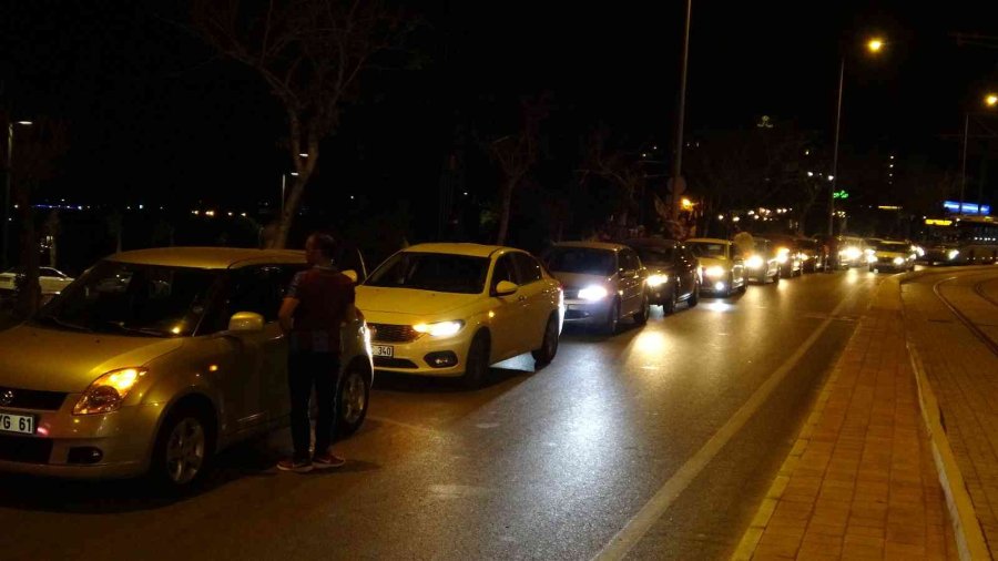 Antalya’da Yaşayan Trabzonlular 38 Yıl Sonra Şampiyonluğu Kutladı