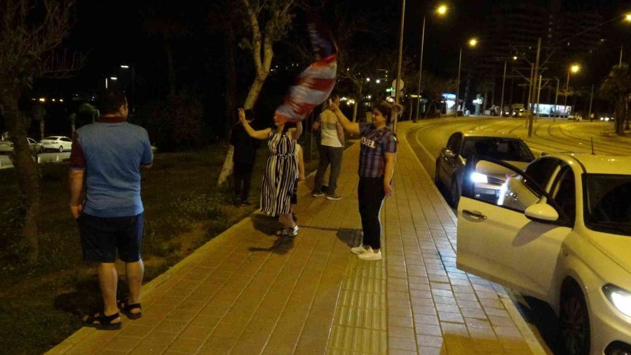 Antalya’da Yaşayan Trabzonlular 38 Yıl Sonra Şampiyonluğu Kutladı