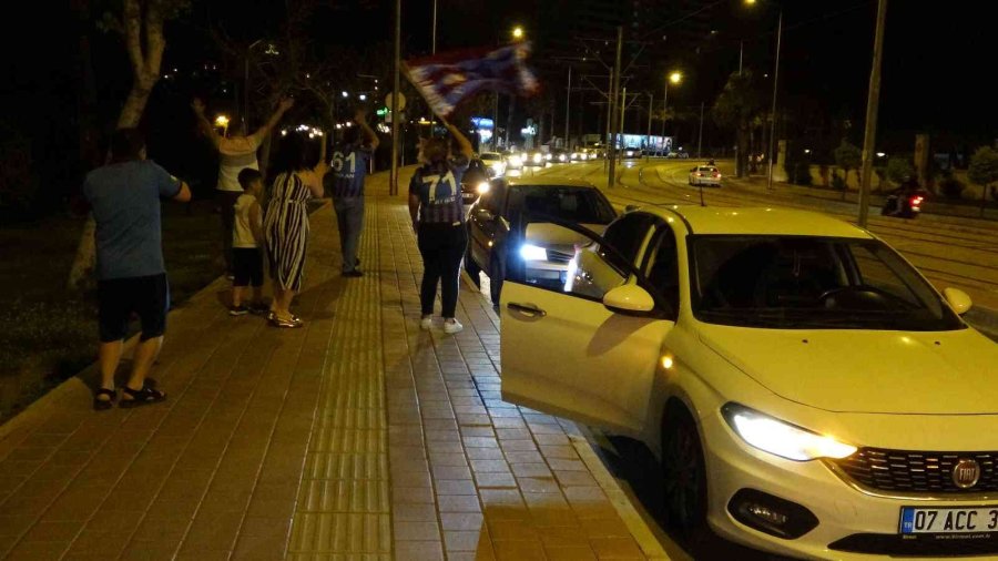 Antalya’da Yaşayan Trabzonlular 38 Yıl Sonra Şampiyonluğu Kutladı