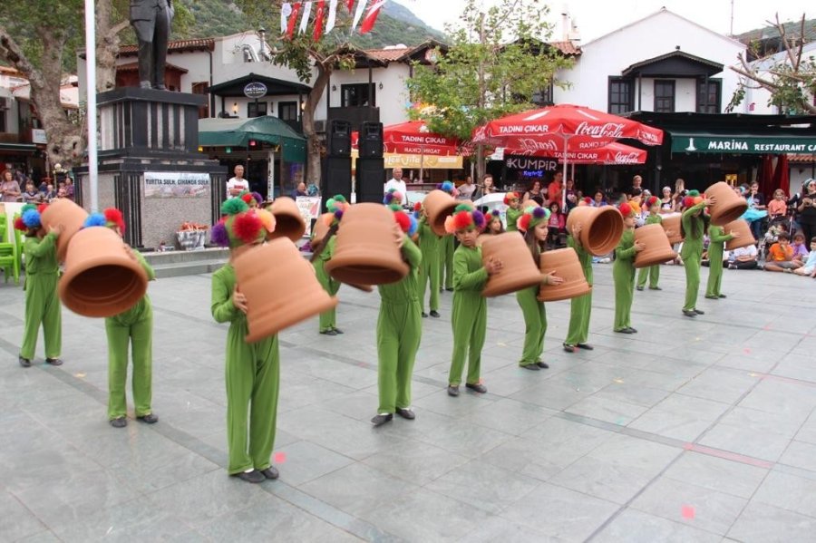 Kaş’ta, Dünya Dans Günü Kutlandı