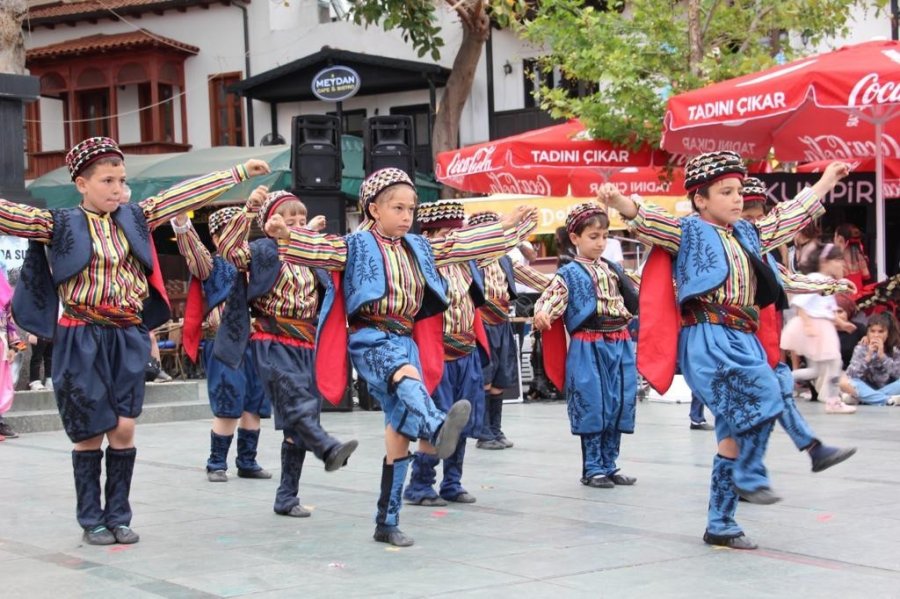 Kaş’ta, Dünya Dans Günü Kutlandı