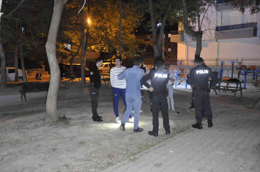Karaman’da Gençlerin Bıçaklı Kavgasında 3 Kişi Yaralandı