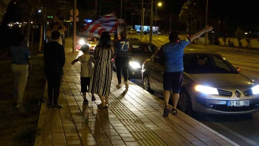 Antalya’da Yaşayan Trabzonlular 38 Yıl Sonra Şampiyonluğu Kutladı