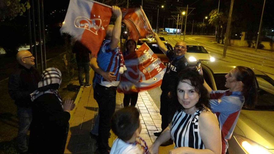 Antalya’da Yaşayan Trabzonlular 38 Yıl Sonra Şampiyonluğu Kutladı