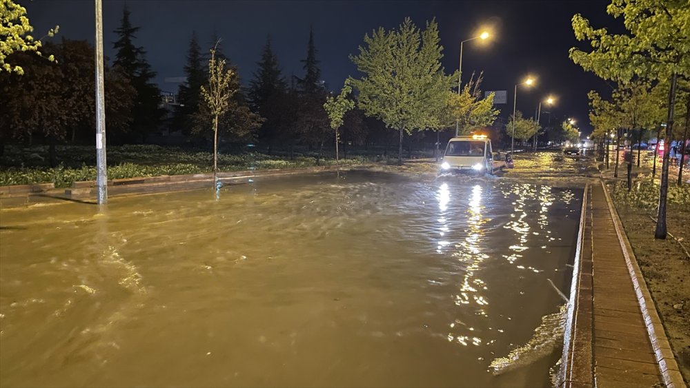 Konya'da Yağmurlu Akşam