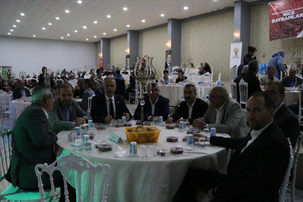 Niğde'de Ak Parti Teşkilatı İftarda Bir Araya Geldi