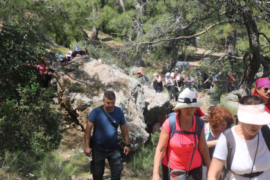 Doğaseverler Tarihi Likya Yolu’nda Yürüdü