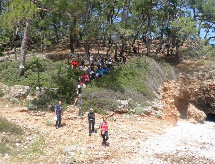 Doğaseverler Tarihi Likya Yolu’nda Yürüdü