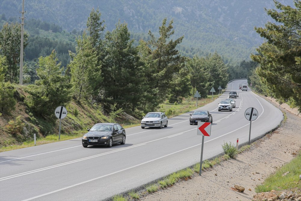 Antalya - Konya Kara Yolunda Bayram Tatili Trafiği