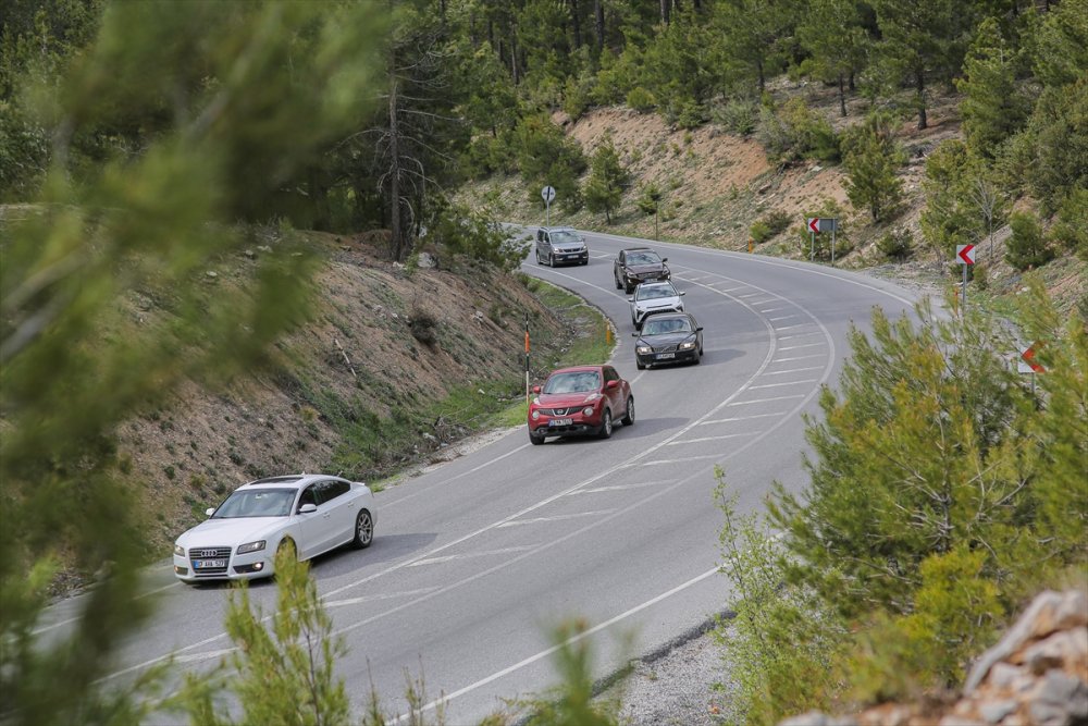 Antalya - Konya Kara Yolunda Bayram Tatili Trafiği