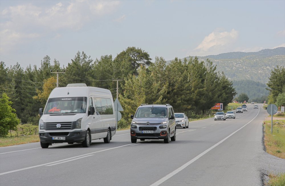 Antalya - Konya Kara Yolunda Bayram Tatili Trafiği