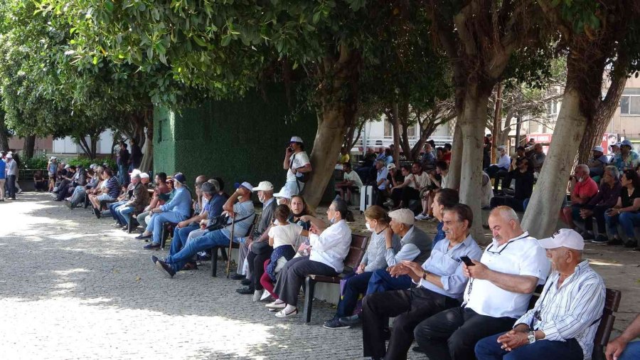 Antalya’da 1 Mayıs Coşkuyla Kutlandı