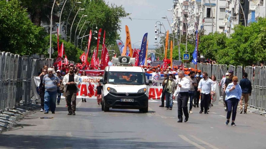 Antalya’da 1 Mayıs Coşkuyla Kutlandı