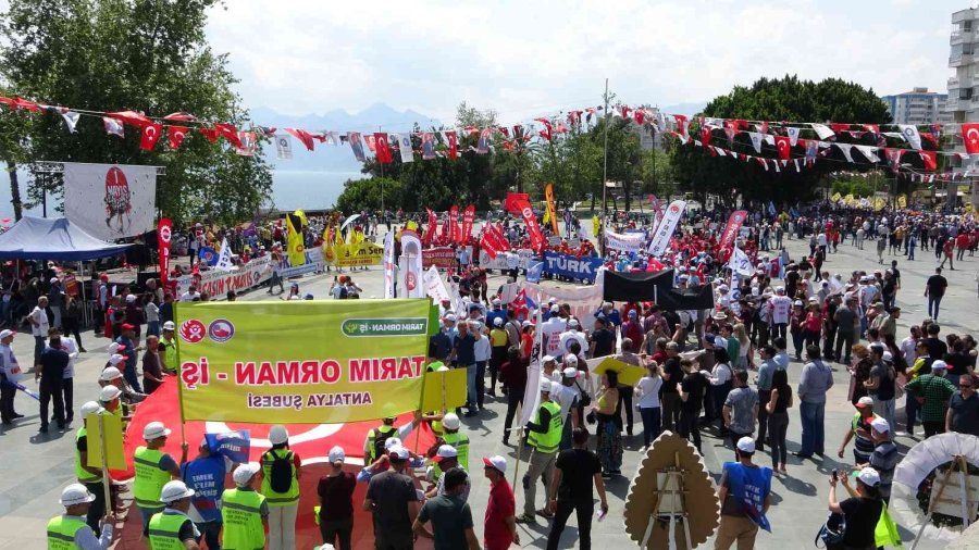 Antalya’da 1 Mayıs Coşkuyla Kutlandı