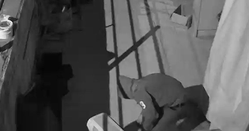 Rahat Tavırlarıyla Pes Dedirten Hırsız Çaldığı Malları Sattığı Yere İkinci Kez Gidince Yakalandı