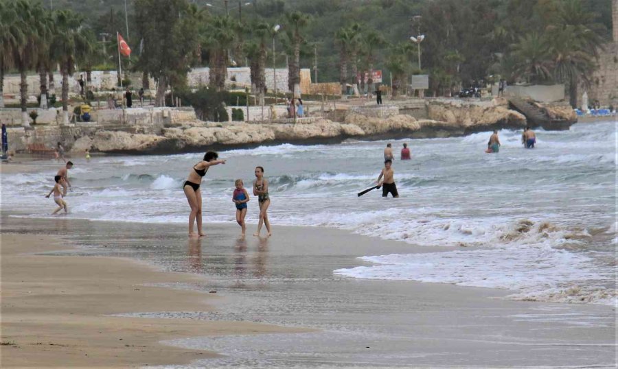 Bayram Tatili Turizmin Gözde Mekanı Kızkalesi’ni Canlandırdı