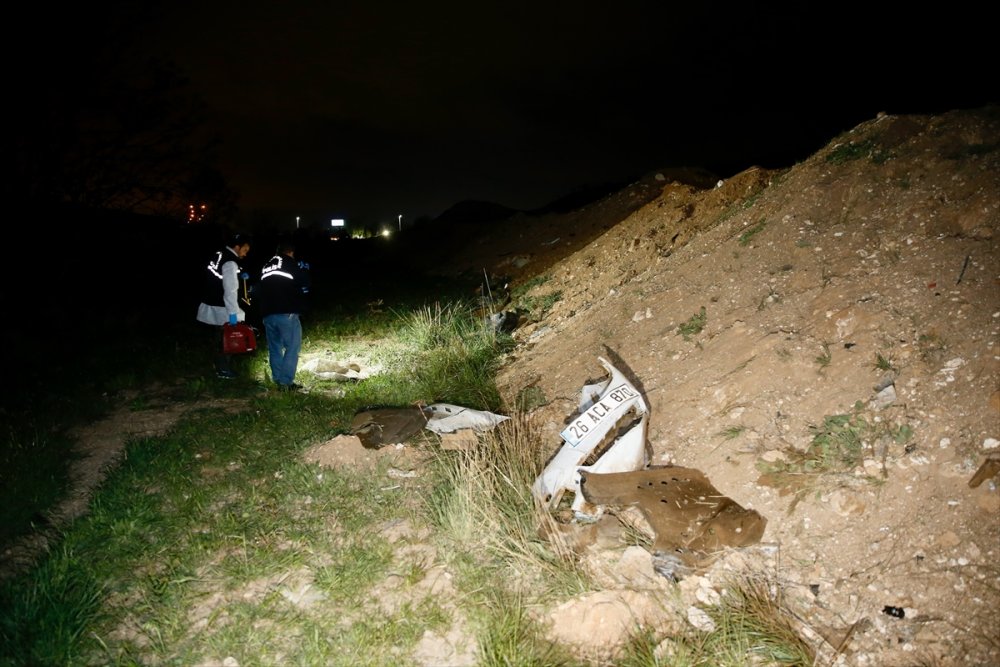 Eskişehir'de Otomobilin Şarampole Devrilmesi Sonucu 2 Kişi Öldü