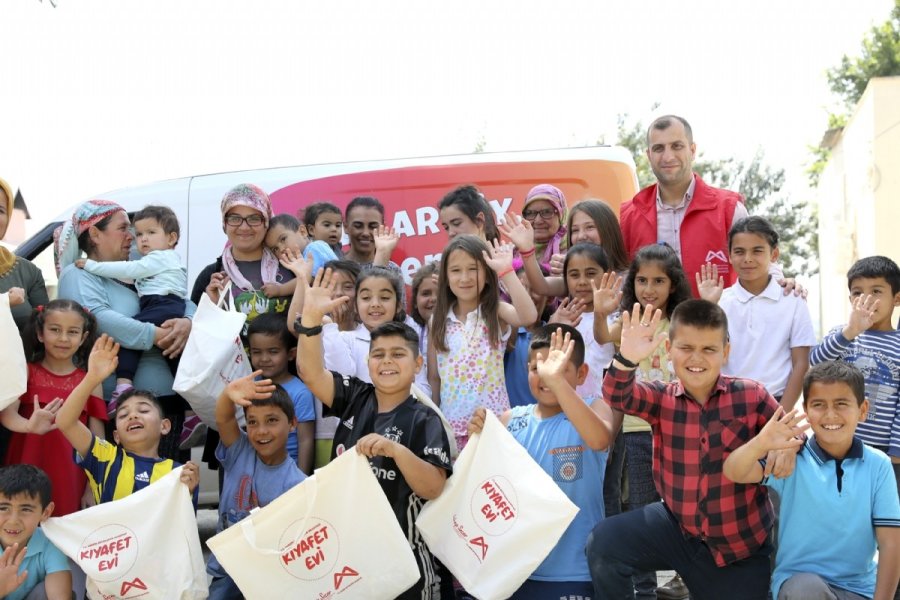 Mersin’de ’kıyafet Evi’ Hizmeti Kırsal Mahallelere De Uzandı