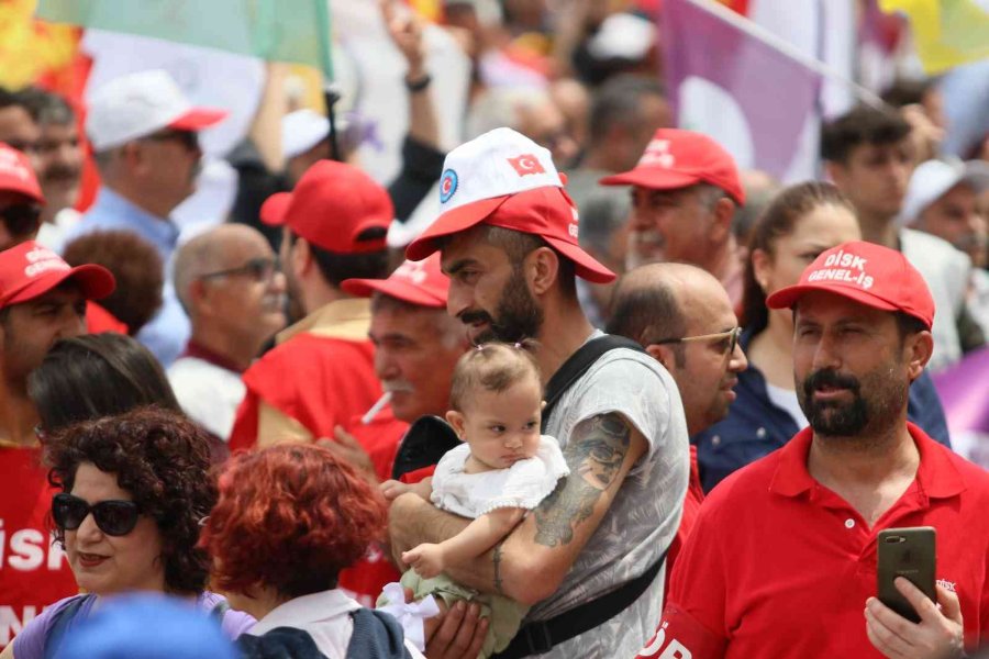 Mersin’de 1 Mayıs Coşkusu