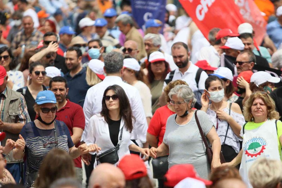 Mersin’de 1 Mayıs Coşkusu