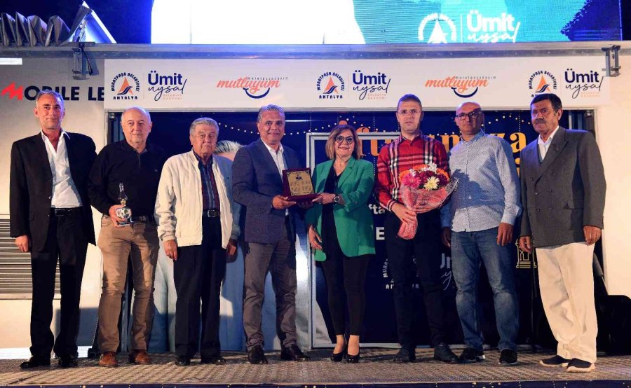 Muratpaşa’da 80 Bin Kişi İftarlarda Bir Araya Geldi