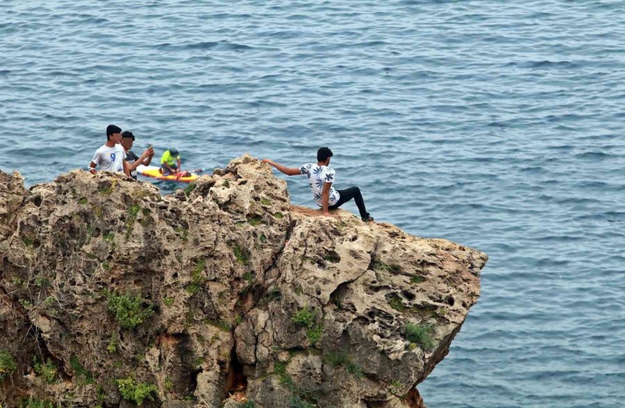 Antalya’da Ölüme Meydan Okuyan Bayram Pozları