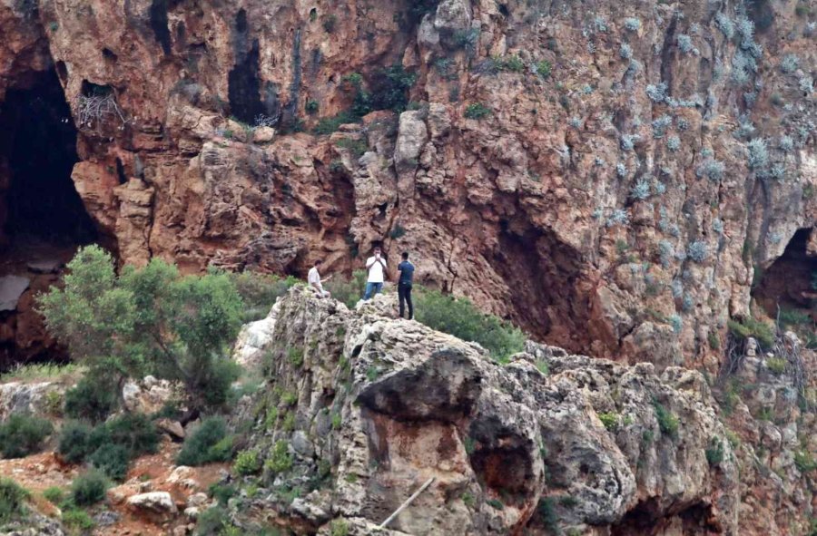 Antalya’da Ölüme Meydan Okuyan Bayram Pozları