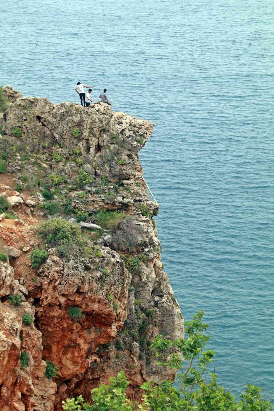 Antalya’da Ölüme Meydan Okuyan Bayram Pozları