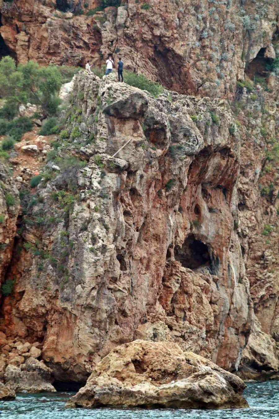 Antalya’da Ölüme Meydan Okuyan Bayram Pozları