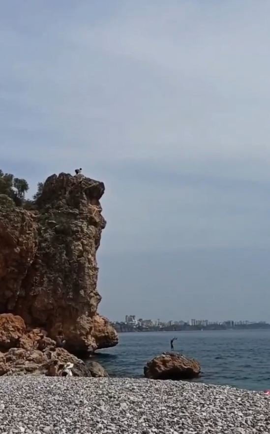Antalya’da Ölüme Meydan Okuyan Bayram Pozları
