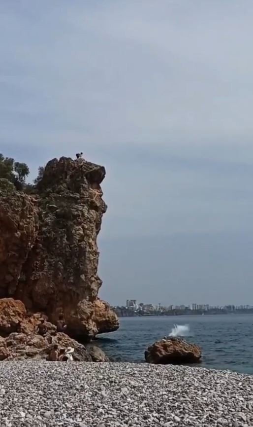 Antalya’da Ölüme Meydan Okuyan Bayram Pozları