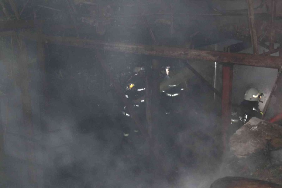 Alevlere Teslim Olan Restoran Küle Döndü