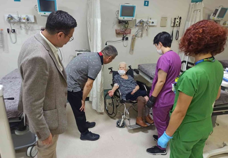 Kepez Devlet Hastanesi, Hastalarını Bayramda Da Yalnız Bırakmadı