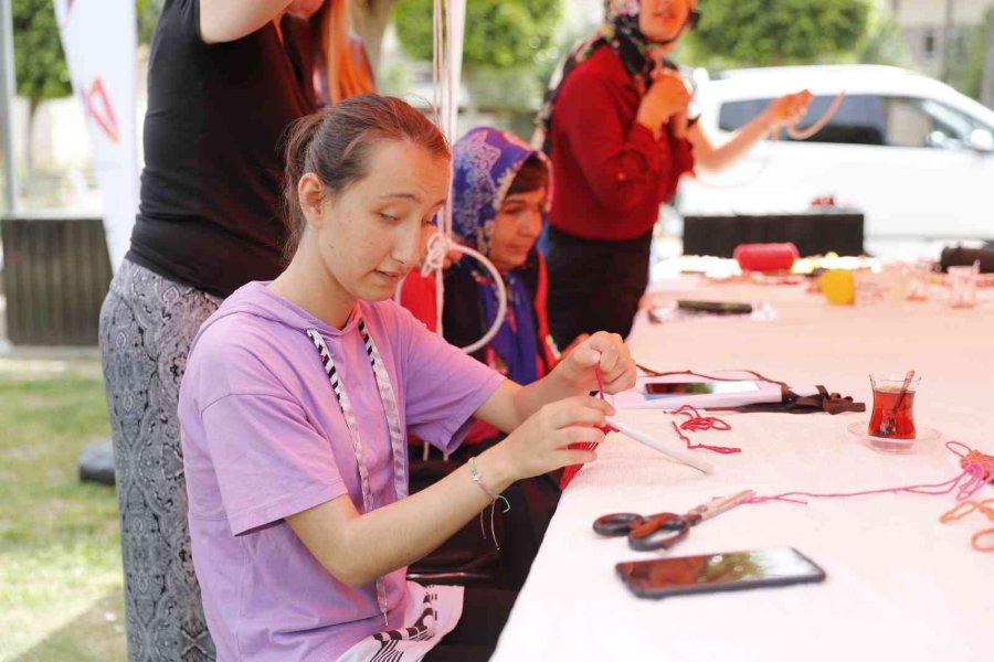 Mersin’de Görme Engelli Kadınlara Kurs Desteği