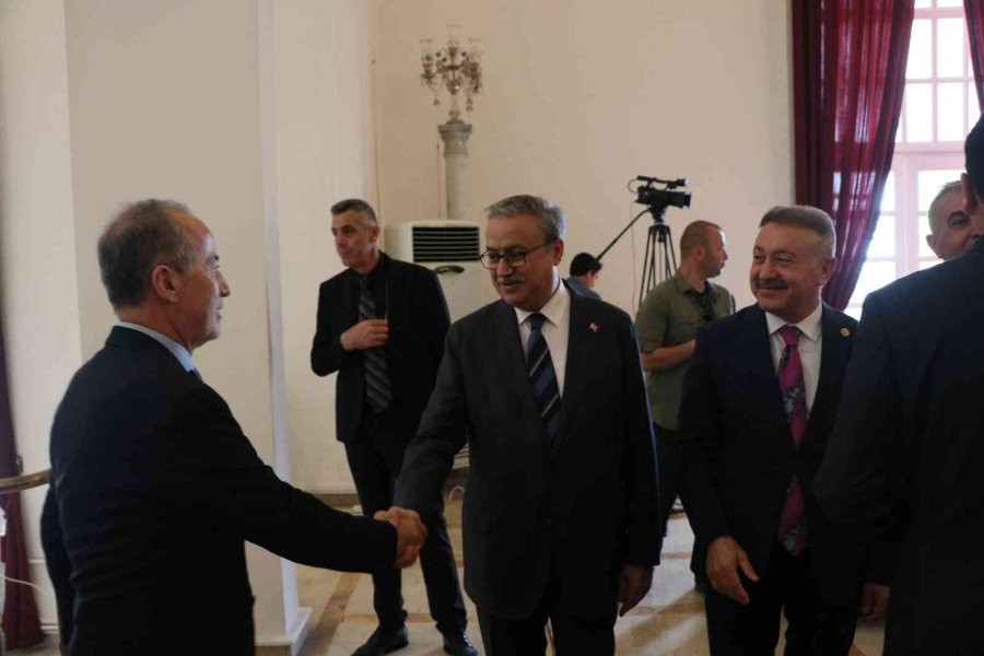 Vali Su, Kamu Görevlileriyle Bayramlaştı