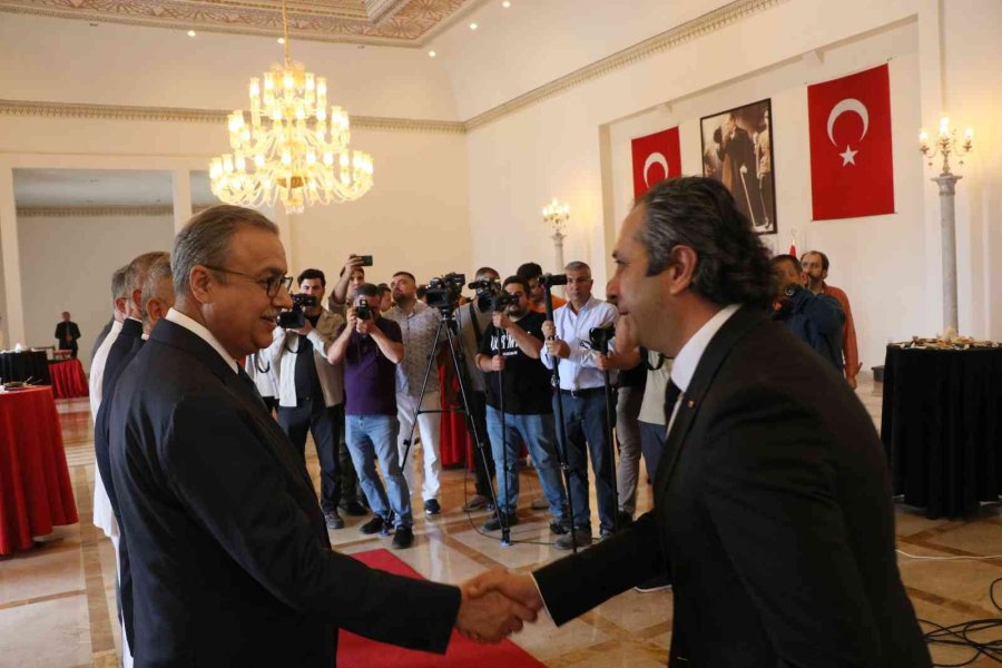 Vali Su, Kamu Görevlileriyle Bayramlaştı