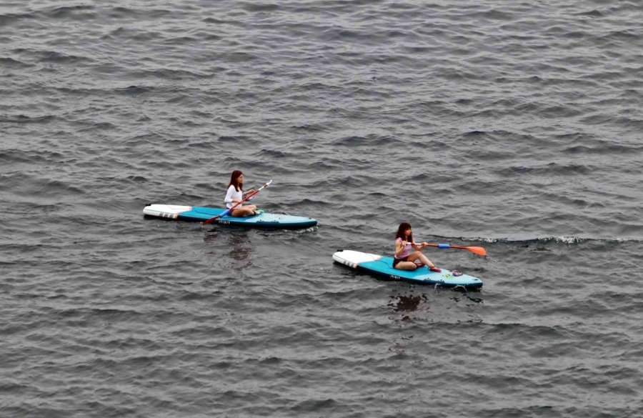 Antalya’nın Dünyaca Ünlü Sahilinde Bayram Yoğunluğu