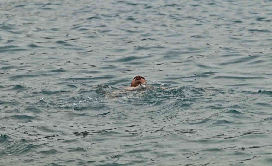 Antalya’nın Dünyaca Ünlü Sahilinde Bayram Yoğunluğu