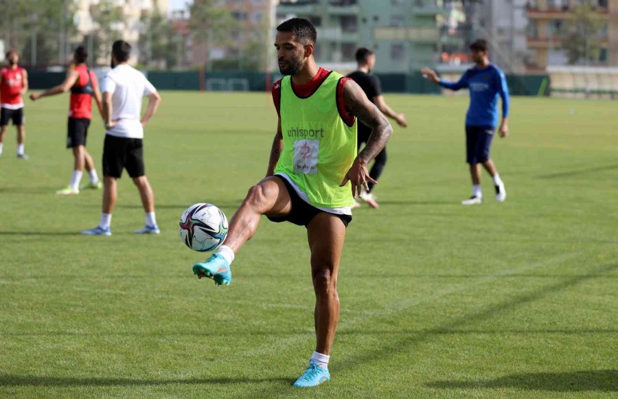 Alanyaspor, Adana Demirspor Hazırlıklarına Başladı